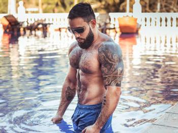 Brad_Leon