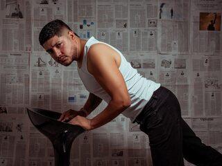 Chris_Jhones