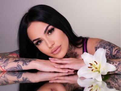 HottyNicole