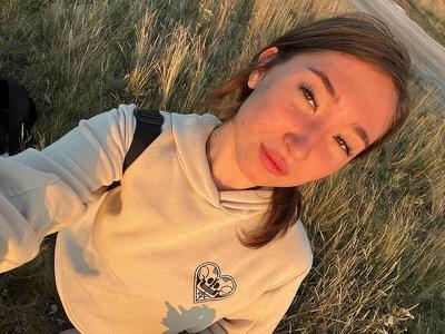 Mia_Ahner