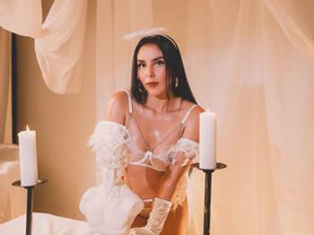 Mia_Quevedo