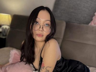 Naomi_Asian